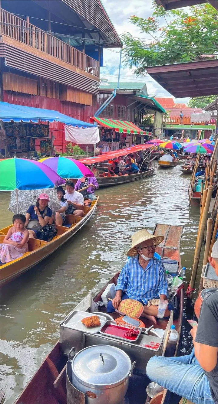 Damnoen Saduak Floating Market & Maeklong Railway Market — photo 2