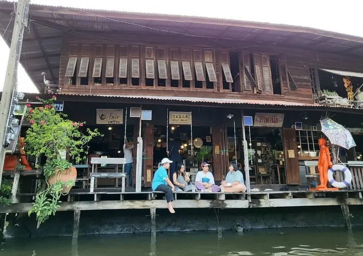 Bangkok Longtail Boat Canal Tour: Wat Arun & Big Buddha Views — photo 4