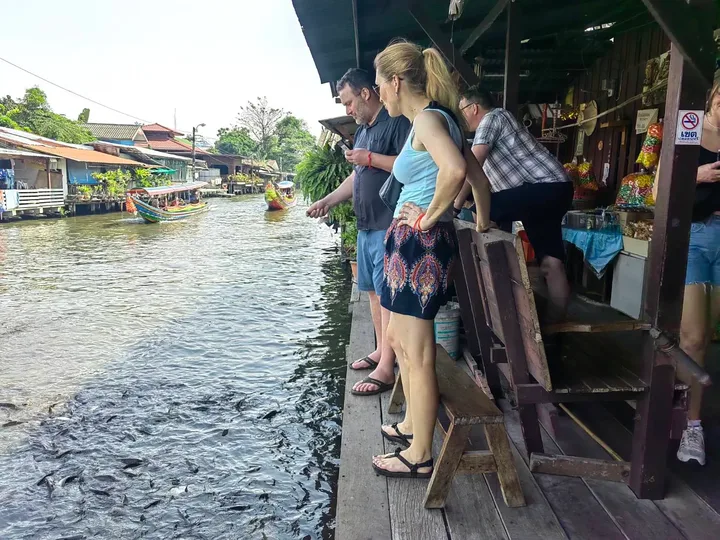 Bangkok Longtail Boat Canal Tour: Wat Arun & Big Buddha Views — photo 5