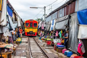 Damnoen Saduak Floating Market & Maeklong Railway Market – Small Group: Hotel Pick-up