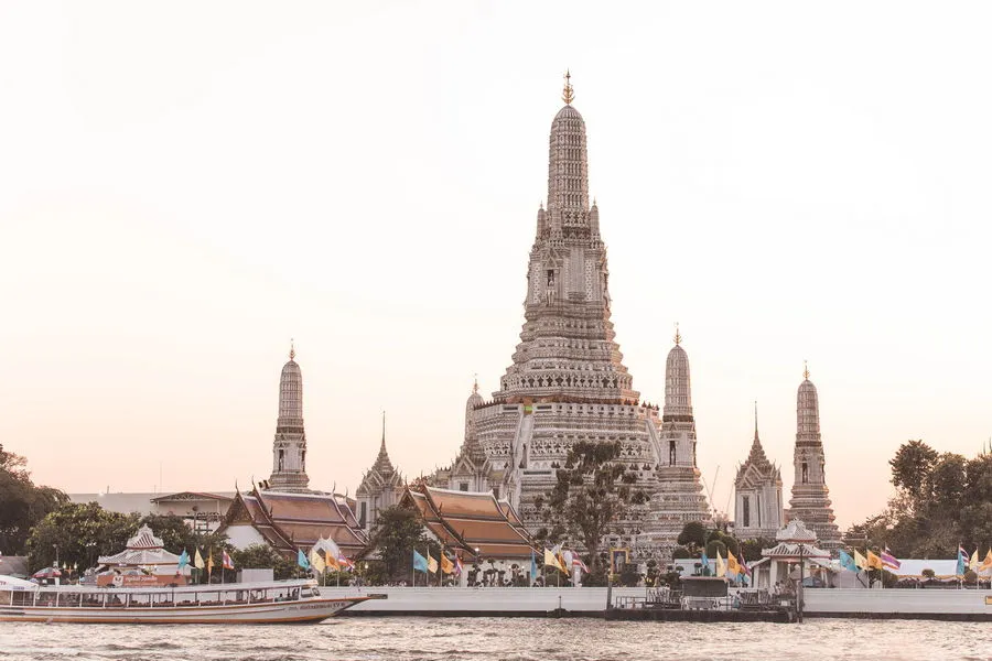 Wat Arun (Temple of Dawn)