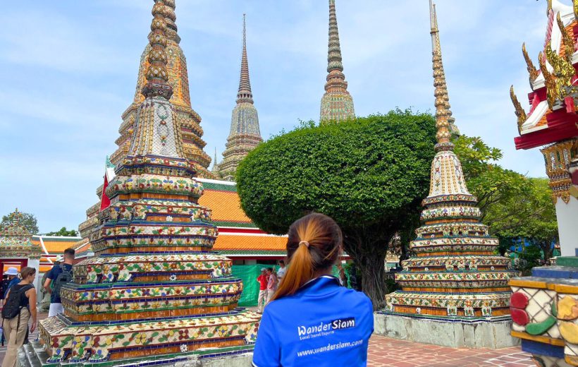 Visit Wat Pho and Wat Arun with Local Expert