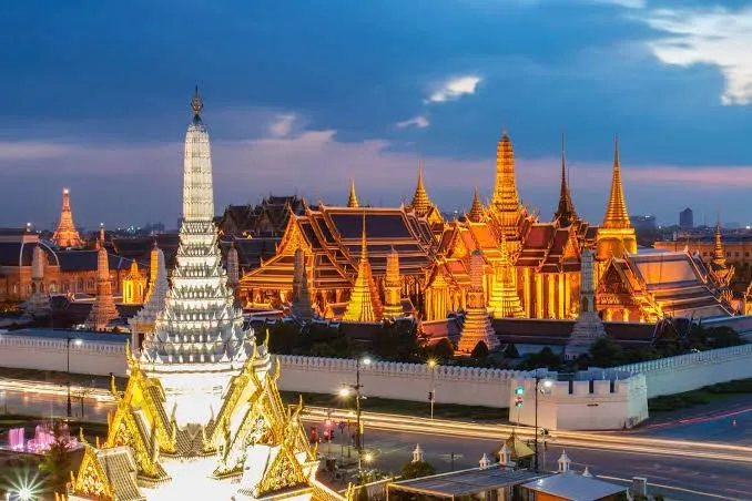 Visit Wat Phra Kaew (Temple of the Emerald Buddha)