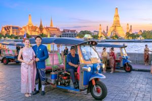 Bangkok Royal Experience Thai Costume & Tuk-Tuk Adventure