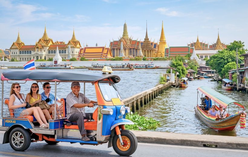 Bangkok Royal Temples & Tuk-Tuk Adventure