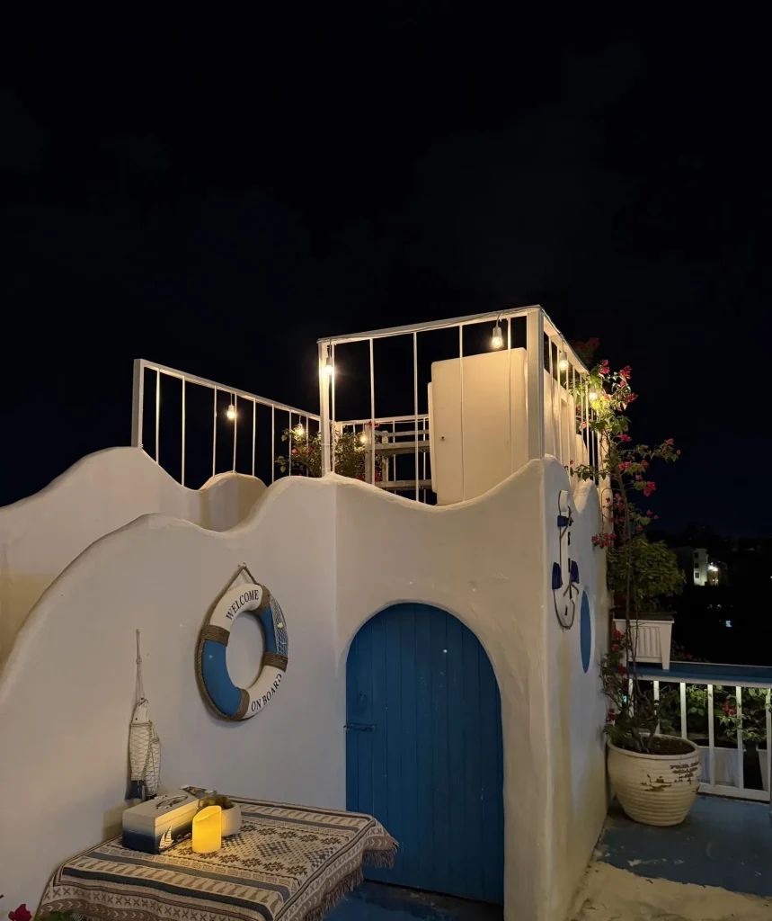 JAI LOY CAFE & ROOFTOP