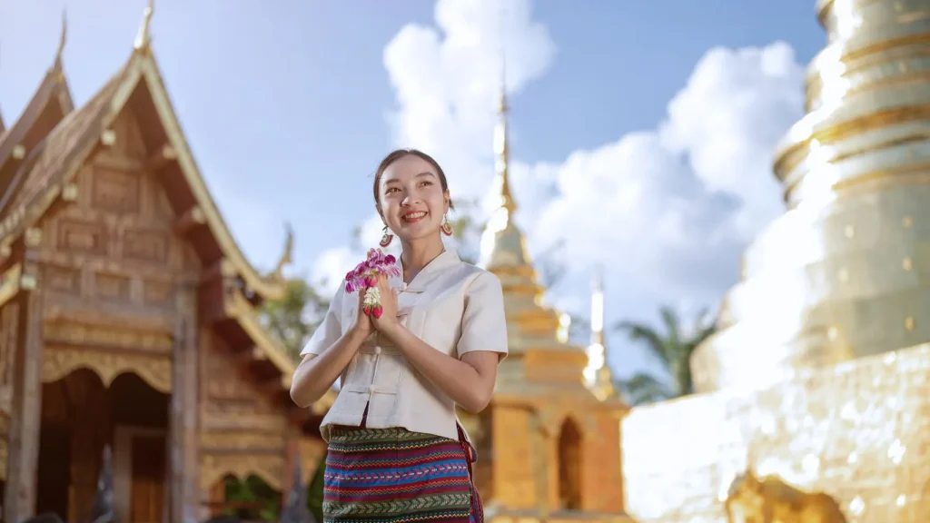 Chiang Mai Thai Costume Photoshoot at Wat Phra Singh