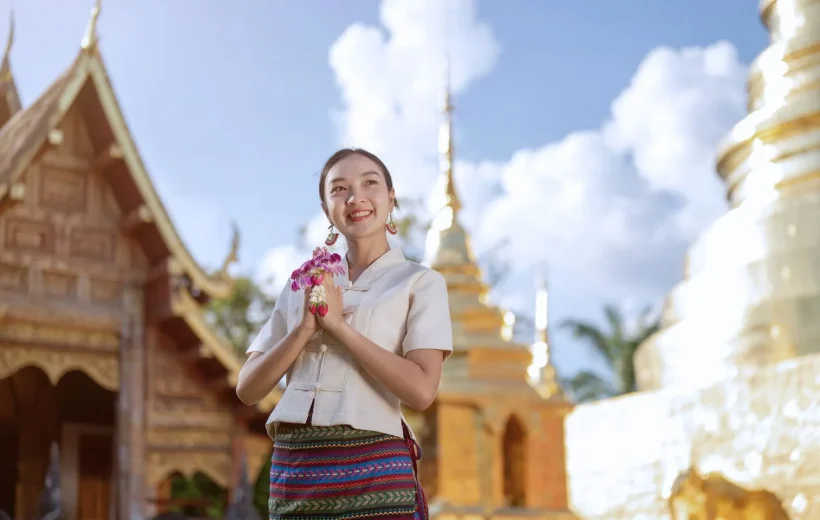 Chiang Mai Thai Costume Photoshoot at Wat Phra Singh