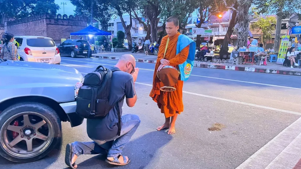 Chiang Mai Sunrise Almsgiving & Local Morning Market Walk