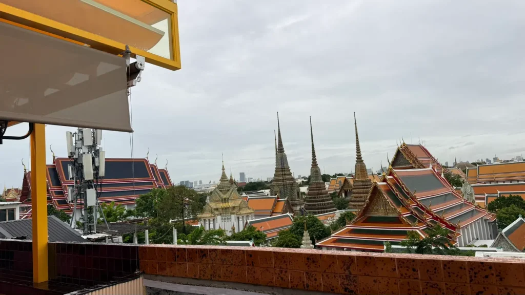 Mitr Street – Local Food & Wat Pho Views