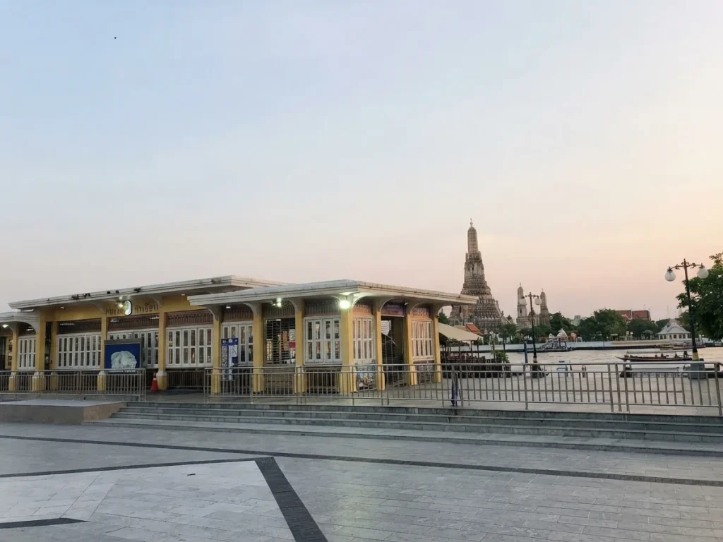 Tha Tian Pier