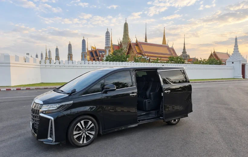 Small Group Bangkok Temples & Grand Palace Tour by Luxury Alphard