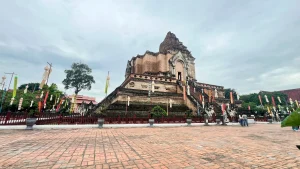 Chiang Mai: Chat with a Monk at Wat Chedi Luang