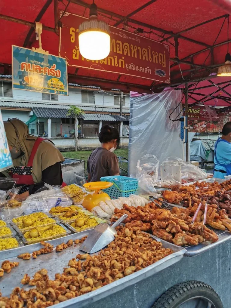 Ong Gaan Tolasap Night Market